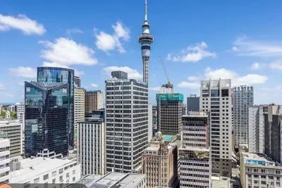 Sky Tower view 2br with pool & gym