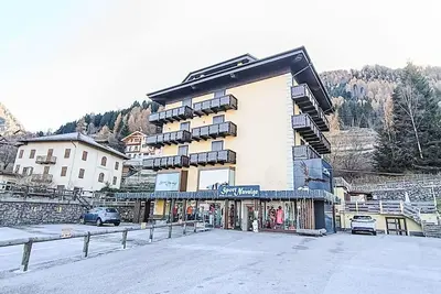 Image de Joli appartement pour 4 personnes avec Wifi, Tv et patio