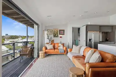 Image de Modern Coastal Retreat in New Plymouth