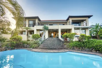Image de Luxury 5 Bedroom with Pool, Views, Aircon along Umhlanga’s coastline.
