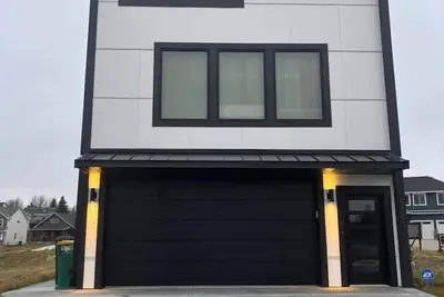 Image de 1st Luxury Residential Elevator rooftop deck