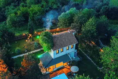Image de Sapanca'da sıcak havuzlu ve ev içi jakuzili göl şehir ve doğa manzaralı villa
