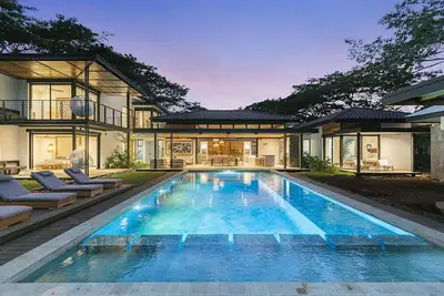 Image de Daily housekeeping I Beach club membership I Outdoor grill by the pool