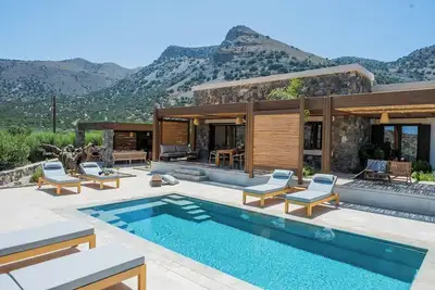 Image de Elegant and comfortable villa with private pool