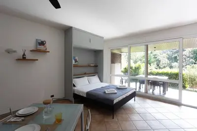 Image de La Selva Lake and Woods