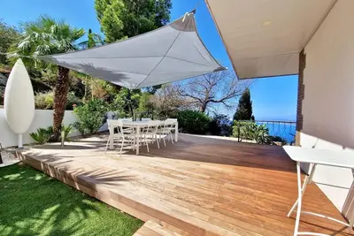 Image de Apt exclusif avec vue sur la mer et jardin Av87