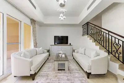 Image de Serene 2br Villa, Minutes Drive to Miracle Garden and Dubai Butterfly Garden