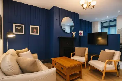 Image de 775sqft Town Centre 2 Luxury King Beds, Work Desks