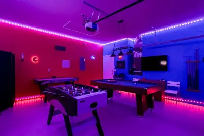 Image de 4 Theme Bedrooms | Game Room | Pool