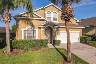 Image de 5 Bedrooms | Pool | Lake view | Game Room