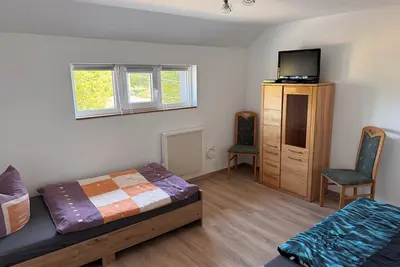 Image de Beautiful top floor apartment in a quiet location 5 minutes from the lake