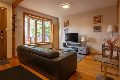 Image de Cozy Bungalow Longueuil | 3 Br | 6 pers