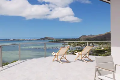 Image de Elegant luxurious hillside retreat with awe inspiring panoramic ocean and mountain views. 90 day minimum rental.