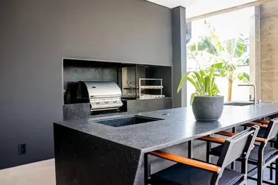 Modern High-End House In JURERÊ Internacional