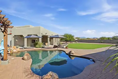 Image de New! Alanamari Desert Estate, Pool, Spa, Casita-2 homes in one!
