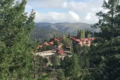 Image de Cozy Mountain Hideaway – 2 Bedroom Condo at Crown Point