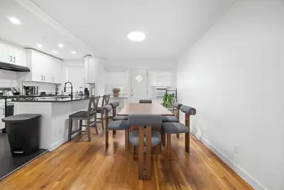 Image de Spacious 3-Bedroom Duplex in the Heart of Crown Heights