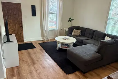 Image de Beautiful 2-bedroom house with Ac in delightful Denver.