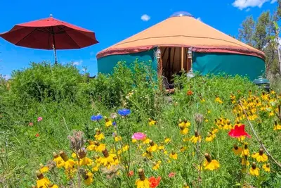 Image de Original and Beautifully Furnished Yurt for a Romantic Getaway near Aspen, Colorado