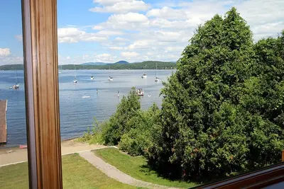 Image de Romantic Lakefront Accommodation with Mountain Views on Lake Champlain in Vermont