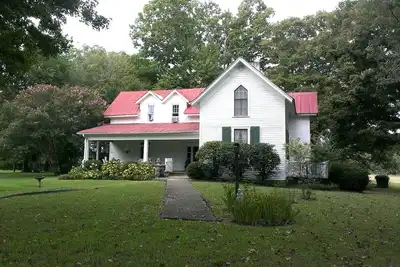 Image de Cozy Cottage on a Working Farm near Fayetteville, Tennessee