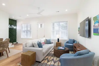 Image de Sippin On Savannah Square