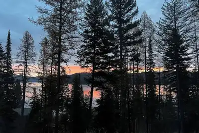 Image de Cottonwood Cottage—Lakefront on Ashley Lake Montana with Dock! Kalispell-Glacier