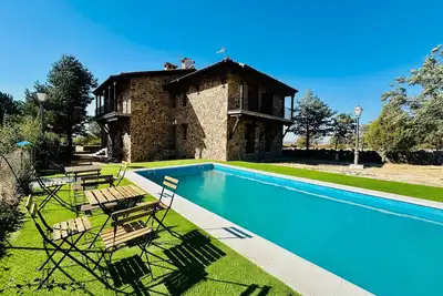 Image de Maison de campagne « Punta Me Mansion De Gallegos » avec vue montagne, piscine privée et Wi-Fi