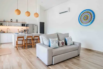 Image de Peaceful tropical home with Ac, pool, WiFi & near surf beaches