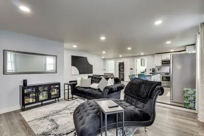 Image de 4 Mi to MetLife Stadium: Chic Wallington Unit!