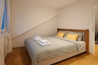 Image de KindStay Suite 2 bedroom Apartment w/ Free Parking near Prague Airport