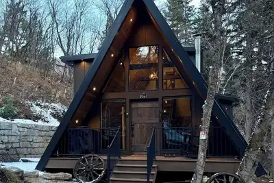 Image de Newly Remodeled A-Frame 5 min drive to Sundance