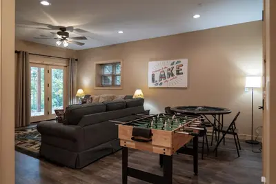 Image de Telemark Point Deluxe Lakefront Duplex – 4br/2ba Two-Level Retreat