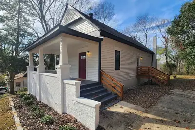 Magic City Manor: Groups/Driveway/Game Room/Wifi