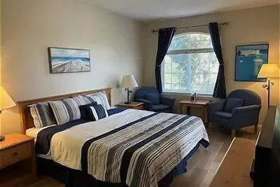 Image de Lagoon View and Ocean Breeze!