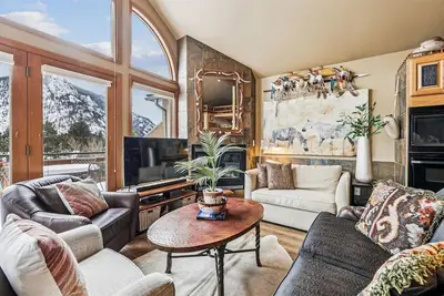 Image de Royal Mountain Retreat: Cozy Frisco Townhome-Private Hot Tub-New Listing!