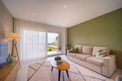 Image de New Luxury Apartment 1 Bedroom, Ac, Seaview with Pool & Gym - Sleeps 4