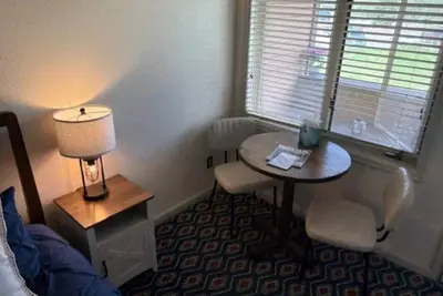 Image de The Grand Duplex of Silvercreek Inn. Combination of two lock off units.