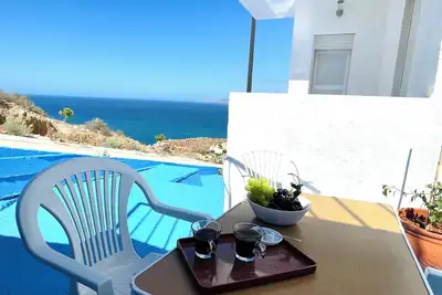 Image de Luxurious condo + 2 romantic patio/ terrace