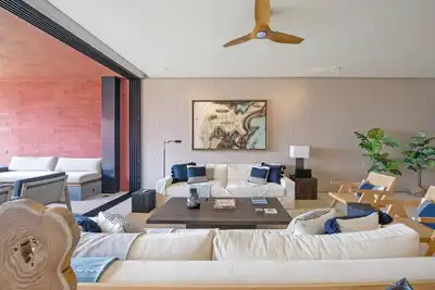 Image de Stunning 4. 5-bedroom beachfront condo in Naya
