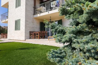 Image de Appartement de deux chambres avec la terrasse Brodarica, Sibenik (A-25027-a)