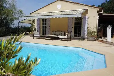 Image de Villa avec Studio Indépendant, Piscine, Jacuzzi, Aire de Jeux, Nature au Calme