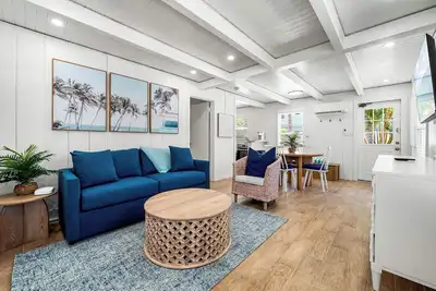 A Charming Beach Cottage - Unit A