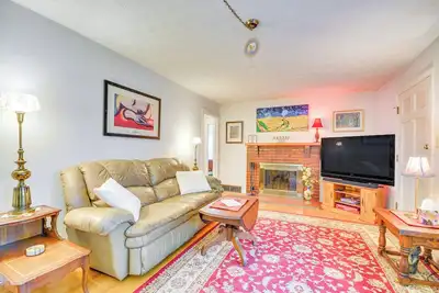 Image de Near Trails & Wine: Quiet Blue Ridge Highlands