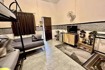 Image de Grotte de la Confiance de Haad Rin — Repos après la rave