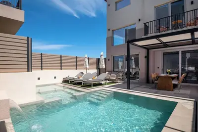 Image de Avissos Resort - Villa I, By Hellocrete