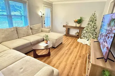 Image de Brookhaven Cozy 2/1 Hideaway, Quiet, Natural Light, Fenced Yard, Center of Atl