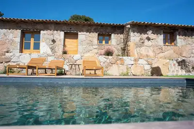 Image de Grande bergerie de plain pied, vue panoramique et piscine privée