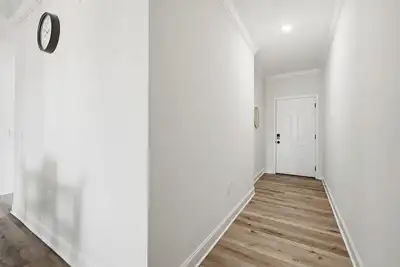 Relaxing 2br Home w/ Contemporary Style