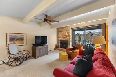 Image de Condo Near Dillon Marina - Near 3 Ski Resorts Plus Dining & Shops